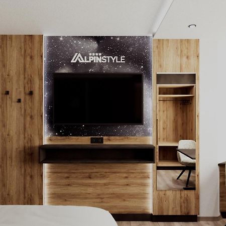 Alpinstyle Hotel Ischgl Exteriör bild