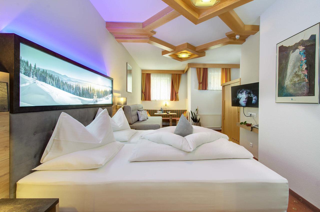 Alpinstyle Hotel Ischgl Exteriör bild