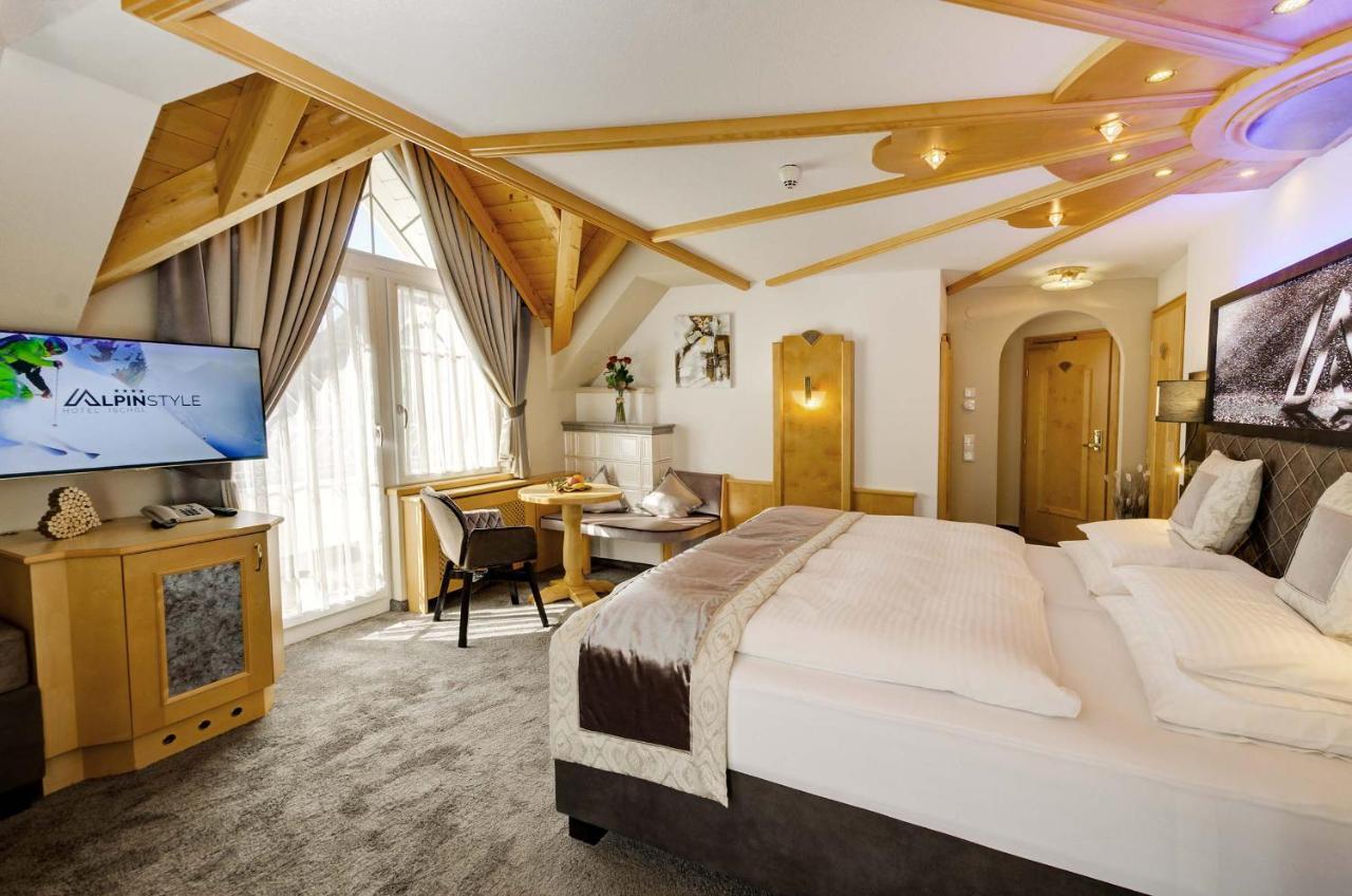 Alpinstyle Hotel Ischgl Exteriör bild