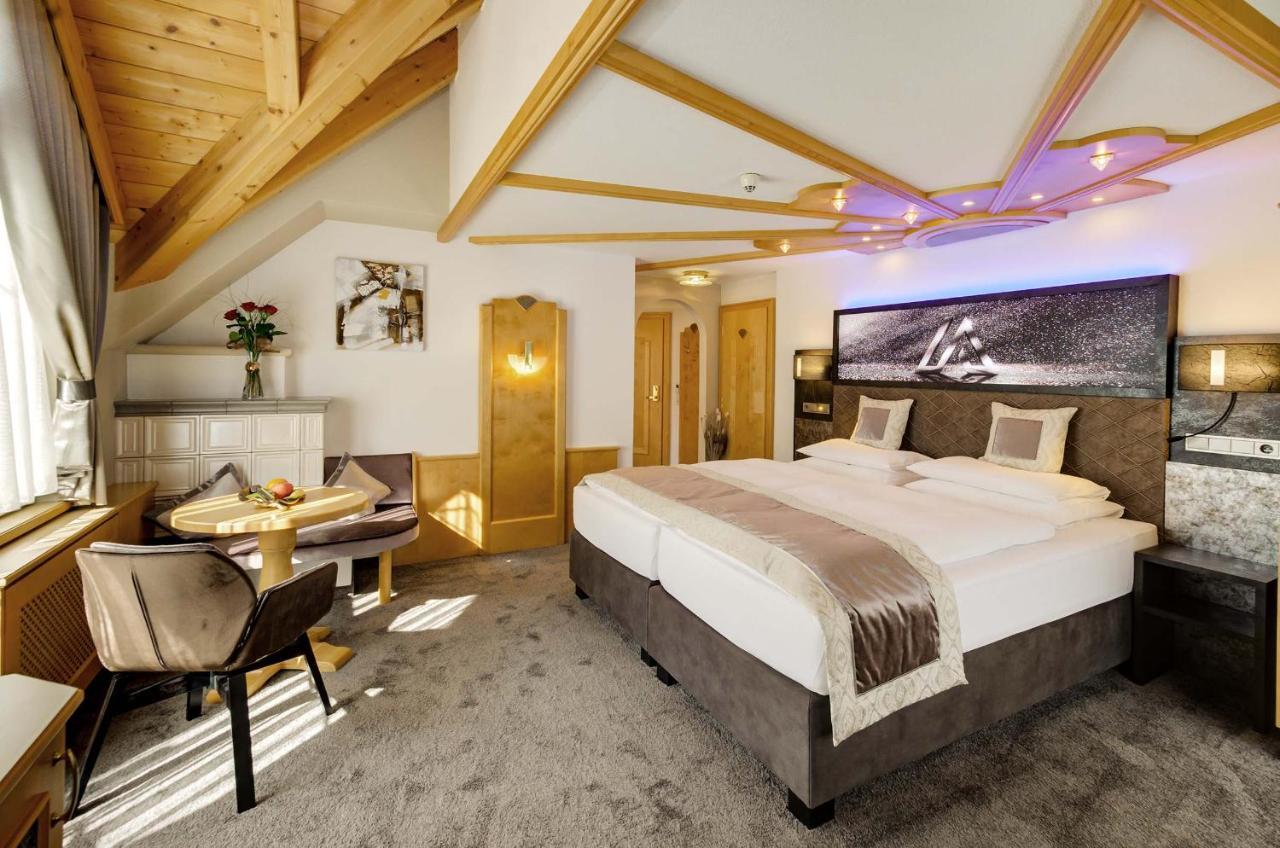 Alpinstyle Hotel Ischgl Exteriör bild
